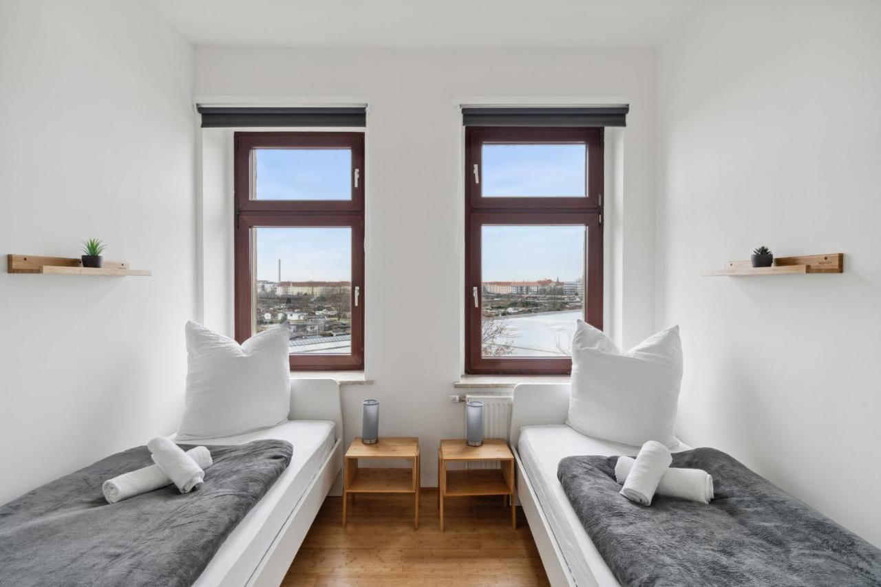 Fuer 13 Gaeste, 2 Baeder, 2 Loggia's, Zentrum Ost Apartament Lipsk
