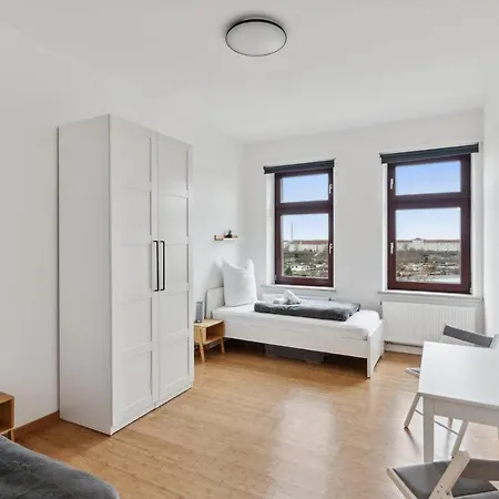 Apartment Fuer 13 Gaeste, 2 Baeder, 2 Loggia'S, Leipzig Zentrum Ost Extérieur photo