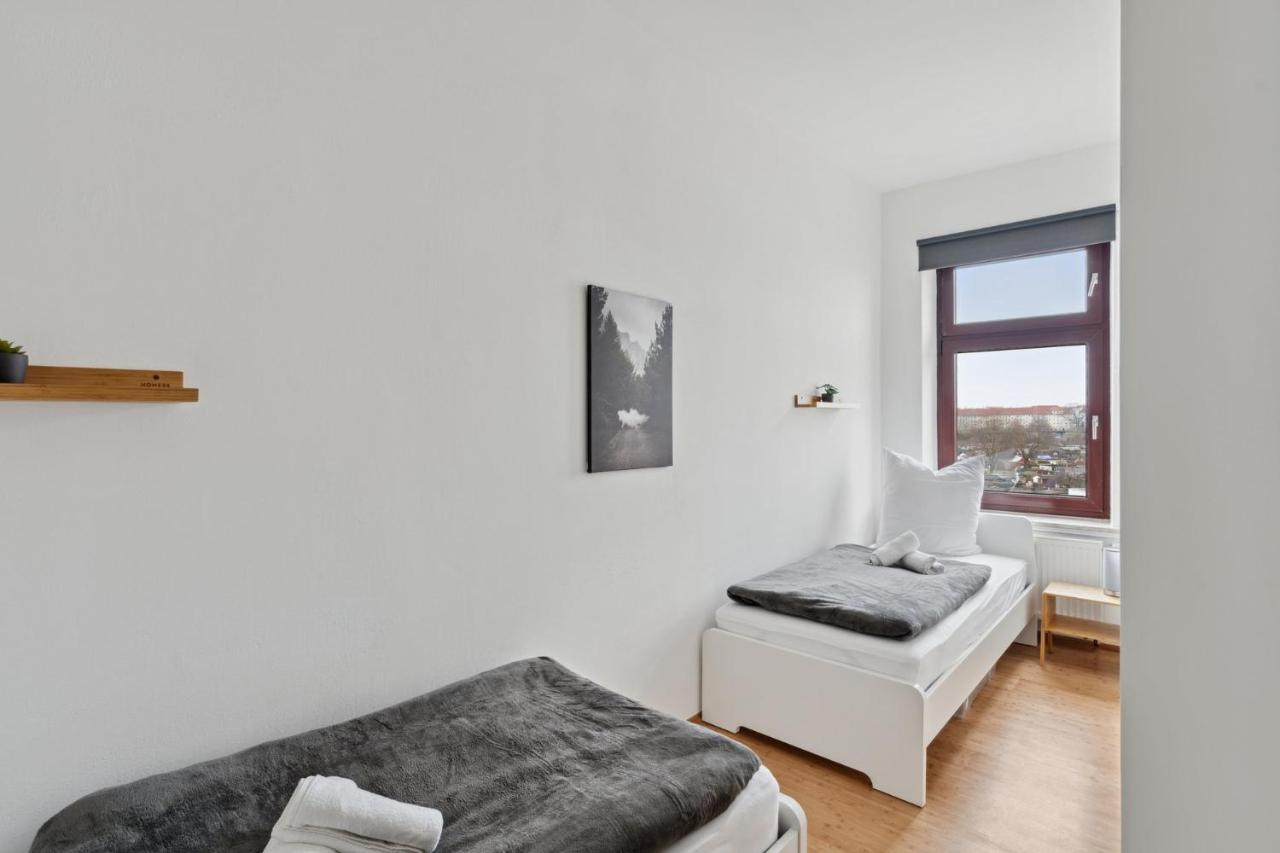 Appartement Fuer 13 Gaeste, 2 Baeder, 2 Loggia's, Zentrum Ost Leipzig